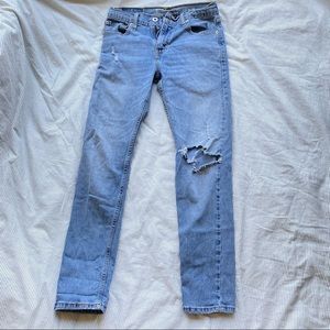 (SOLD) light wash slim levi’s S37 jeans